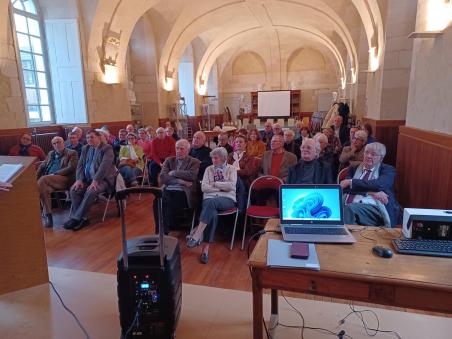 Salle plus petite copie